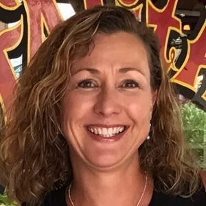 Meet your Posher, Elizabeth